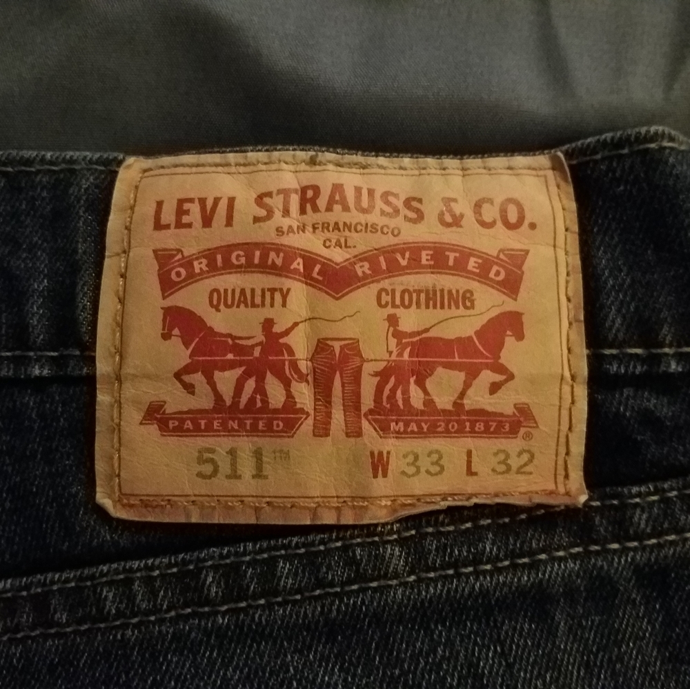 Levis 511. Mens size 33/32. Blue.